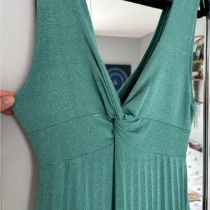 Elegant Green Sleeveless Dress